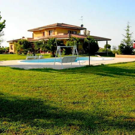 Domus Aurea, Tra Mare E Ulivi