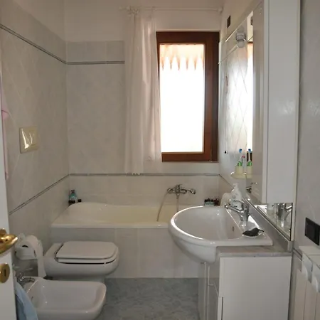 Domus Aurea, Tra Mare E Ulivi Holiday home