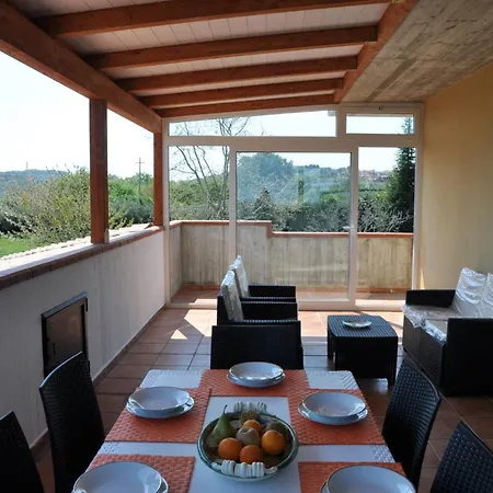Holiday home Domus Aurea, Tra Mare E Ulivi *