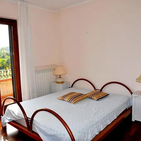 Domus Aurea, Tra Mare E Ulivi Holiday home