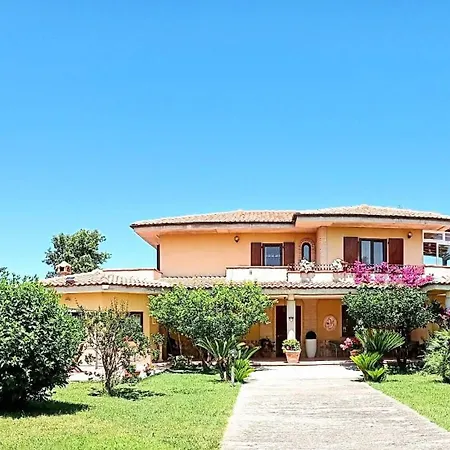 Domus Aurea, Tra Mare E Ulivi