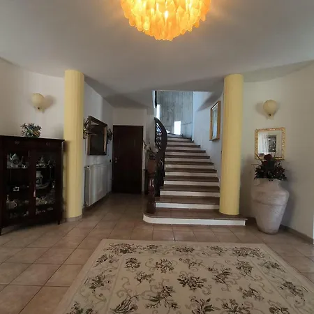 Holiday home Domus Aurea, Tra Mare E Ulivi
