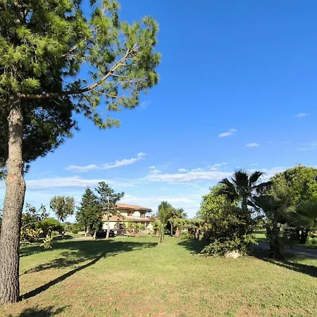 Domus Aurea, Tra Mare E Ulivi Holiday home