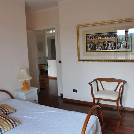 Domus Aurea, Tra Mare E Ulivi Holiday home